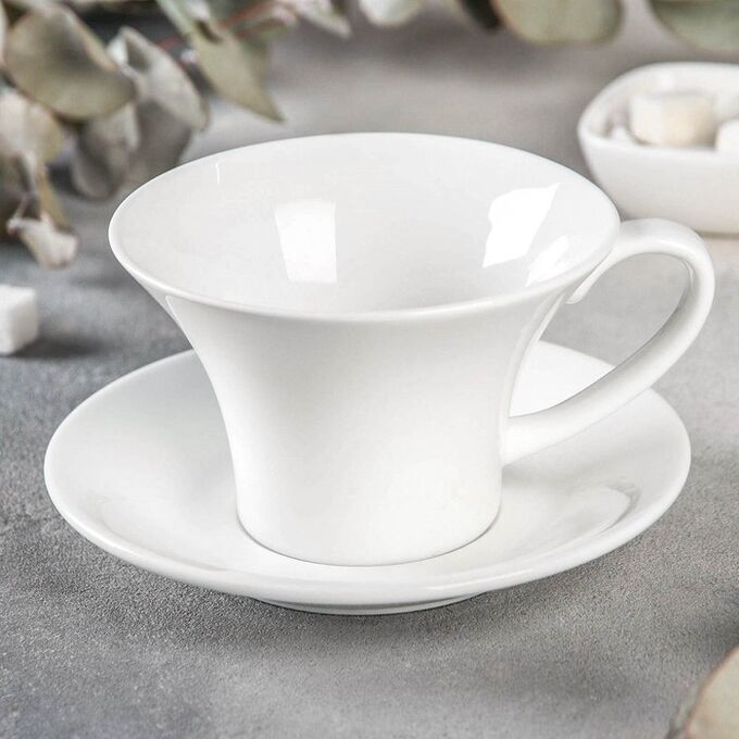 Чайная пара фарфоровая Wilmax, чашка 330 мл, блюдце, цвет белый