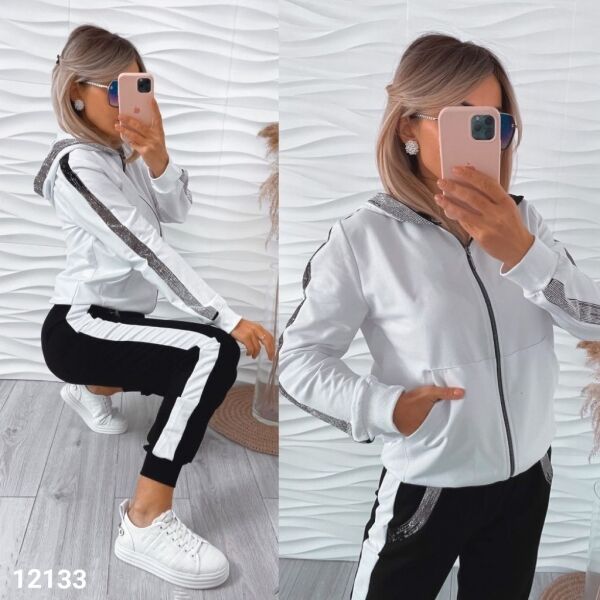 Спортивная кофта с лампасами