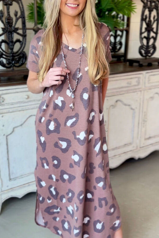 VitoRicci Розовое леопардовое платье-футболка с разрезами по бокам