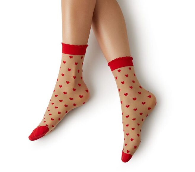 MINIMI Тонкие фантазийные носки с рисунком «сердечки» и ажурной резинкой