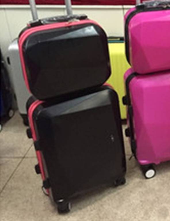 Набор чемоданов из 2-х штук цвет: ЧЕРНЫЙ материал: ABS + ПК материал подклада-полиэстер снабжен кодовым замком