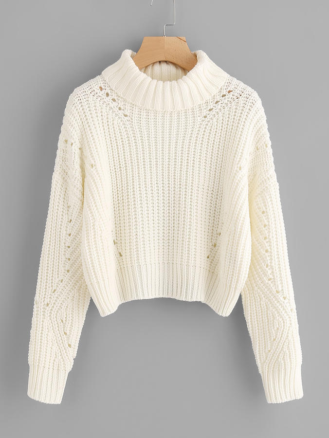 Короткий белый свитер