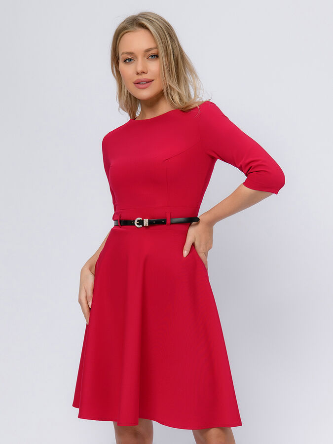 1001 Dress Платье красного цвета с рукавами 3/4 и расклешенной юбкой