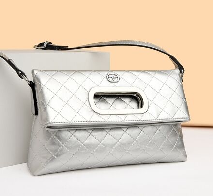 COSMOСOLLECTION_BAGS Сумка-клатч тоут из натурал. кожи стеганая, вместительная, на ремне и цепочке, серебристый