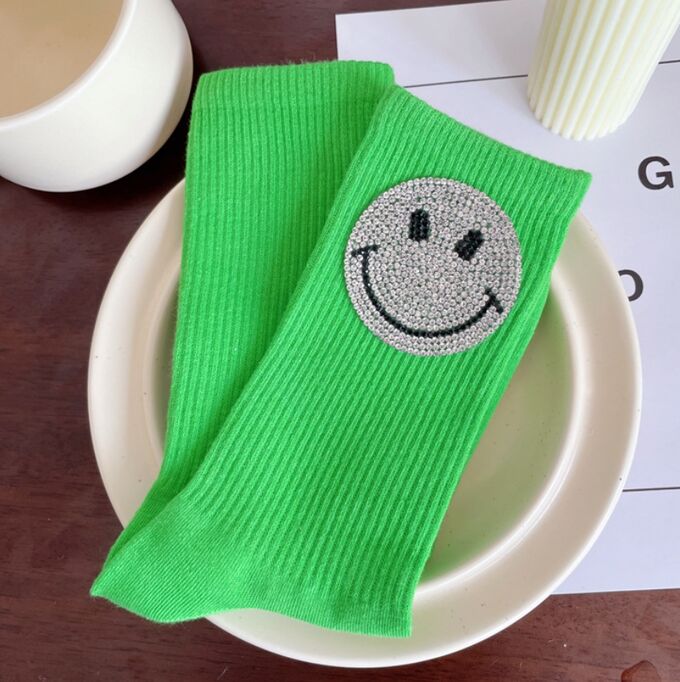 Носки средней длины, декорированы стразами, зеленый | ХЛОПКОВЫЕ НОСОЧКИ ...