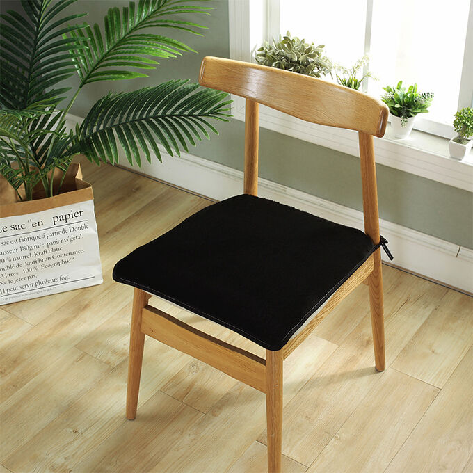 Плюшевая декоративная подушка для стула