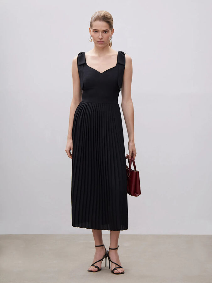 EMKA Платье приталенного кроя  цвет: Черный PL1403/carbid