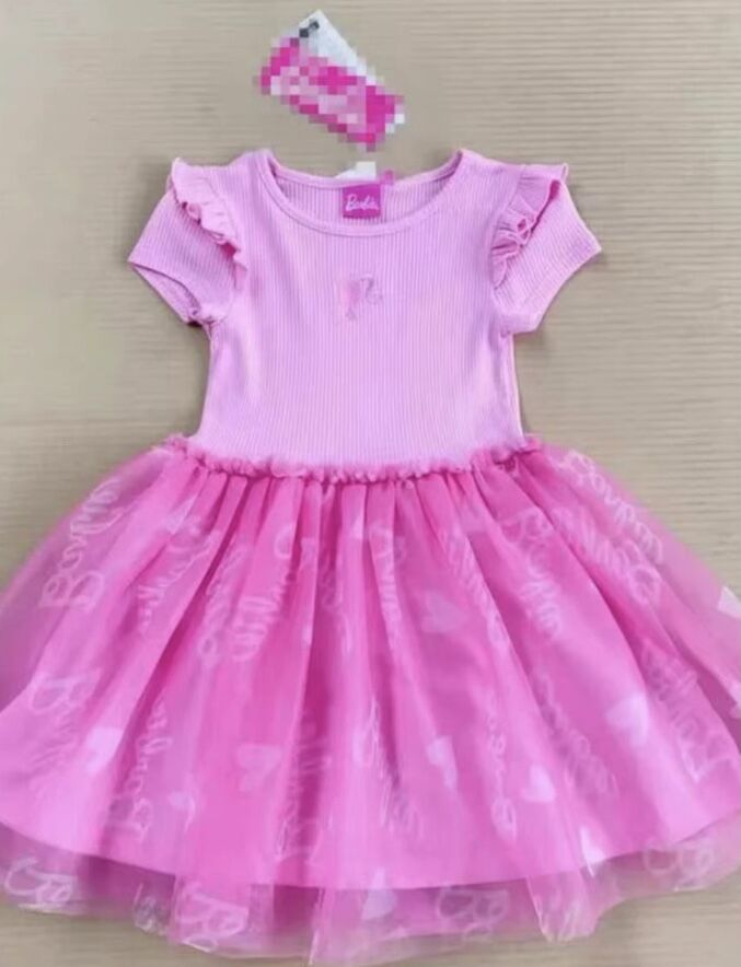 Розовое платье Барби