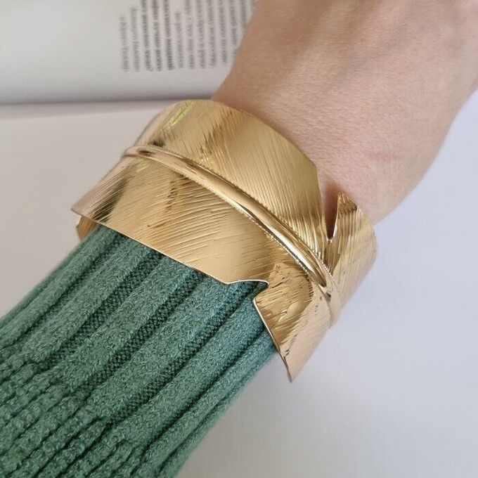 zlatto Металлический жесткий браслет на руку, цвет: золотистый, арт.001.190