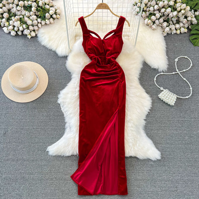 Женское платье с разрезом, цвет красный
