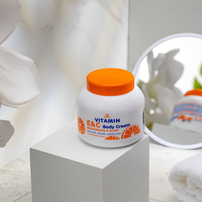 Крем для тела &quot;Витамины Е и С&quot; Aron Aron Vitamin E &amp; C Brightening And Glow Body Cream