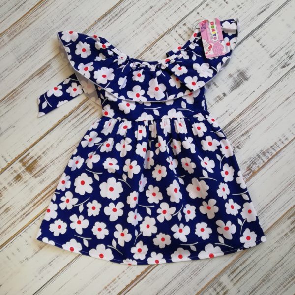 Ситцевое платье. Ситцевое платье для девочки. Летнее ситцевое платье для девочки. Ситцевые платья для женщин. Девочка в платье из ситца.