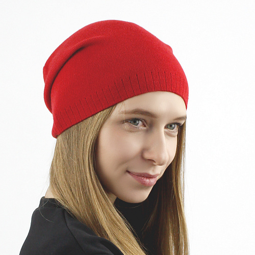 Красная шапка бини женская с чем носить