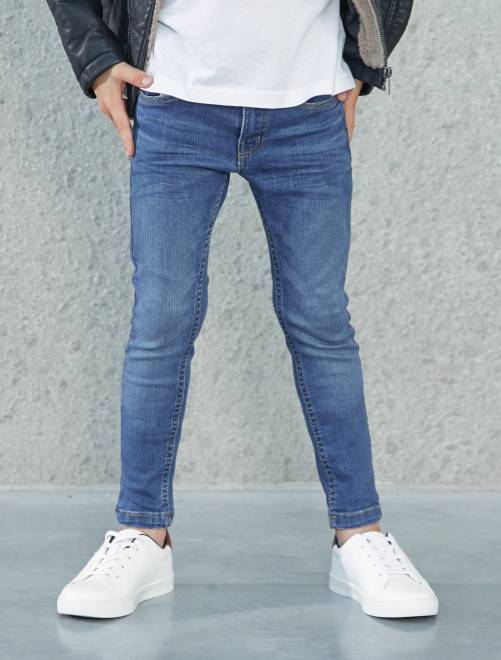 Узкие джинсы с эффектом выцветших оттенков