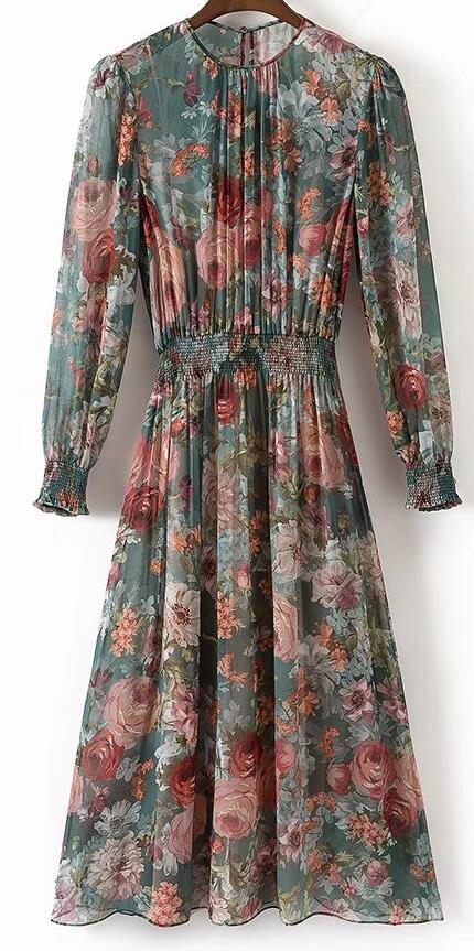 Платье из лёгкой ткани с цветочным принтом