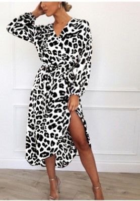 Леопардовое платье с V вырезом и длинными рукавами