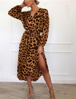 Леопардовое платье с V вырезом и длинными рукавами