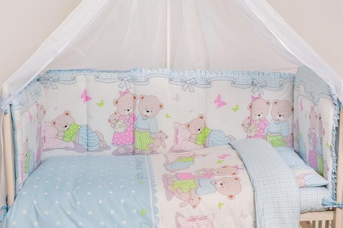 Борт в детскую кроватку Мишкина семья голубой цвет