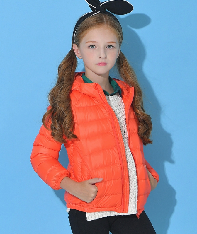 Детская демисезонная пуховая УЛЬТРАЛЕГКАЯ куртка с капюшоном, цвет оранжевый