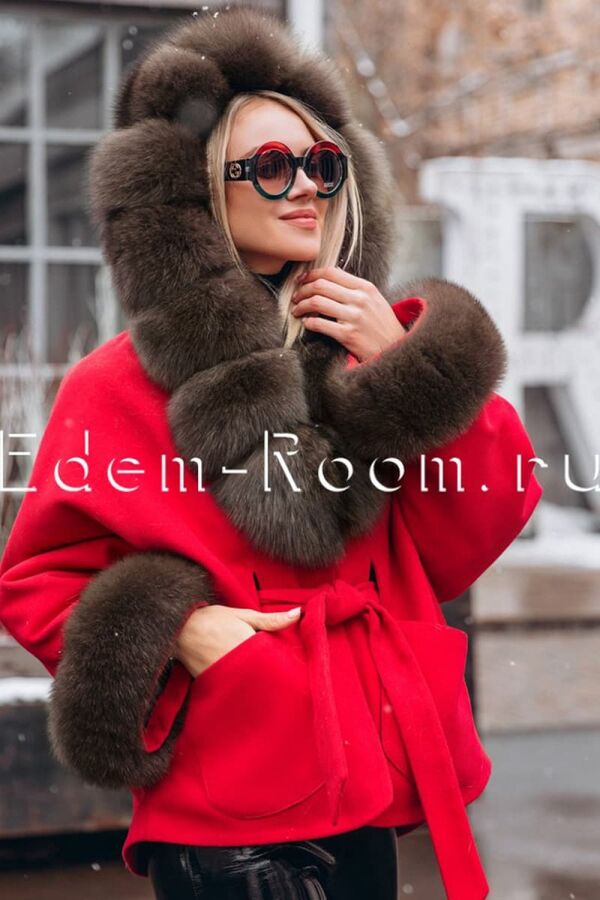 Edem - room Красное пончо с капюшоном из песца