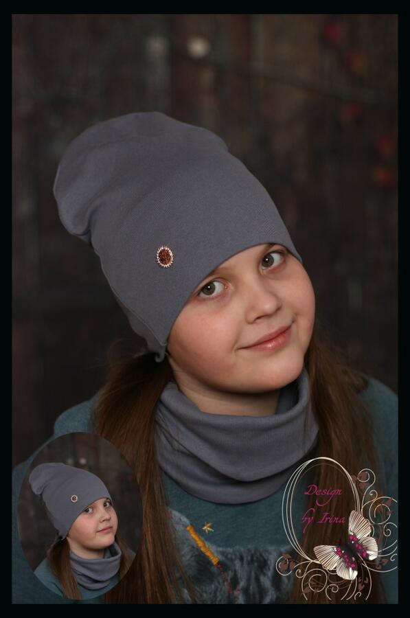 Design by Irina Удлинённая шапка для девочки «CОЛНЫШКО» (антрацит)с шарфом восьмерка на кнопках