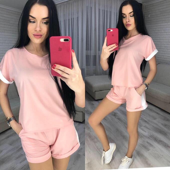 Теплый костюм с шортами женский