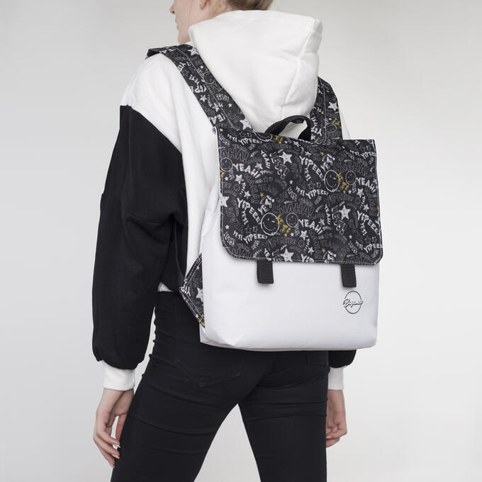 Рюкзак молодёжный, отдел на молнии, с косметичкой, цвет белый/чёрный