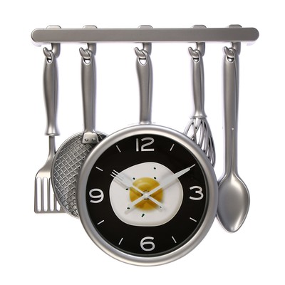 Часы настенные, серия: Кухня, &quot;Кухонная утварь&quot; на циферблате яичница, серебро, 32х34 см
