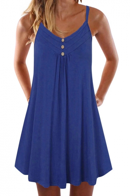 Синее платье-сарафан со сборкой и пуговицами на груди