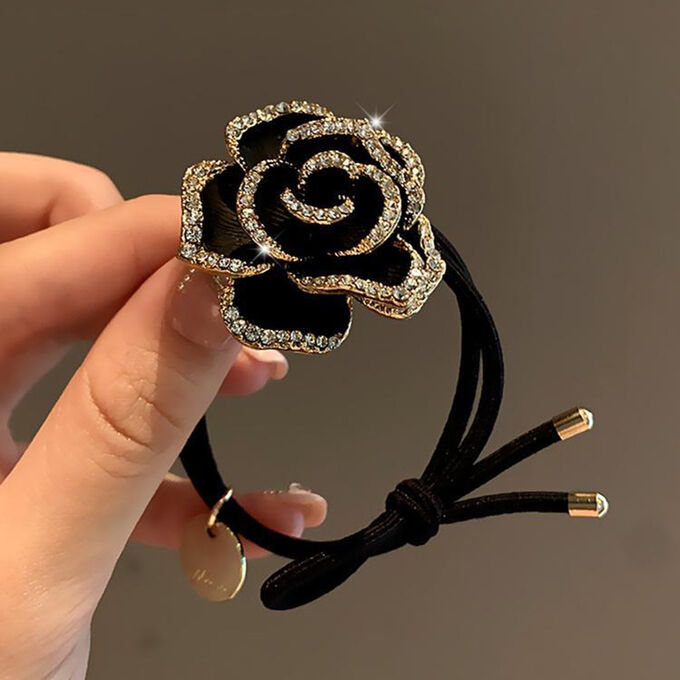 COSMOСOLLECTION_GIFTS Резинка для волос с декоративным цветком из страз, черная