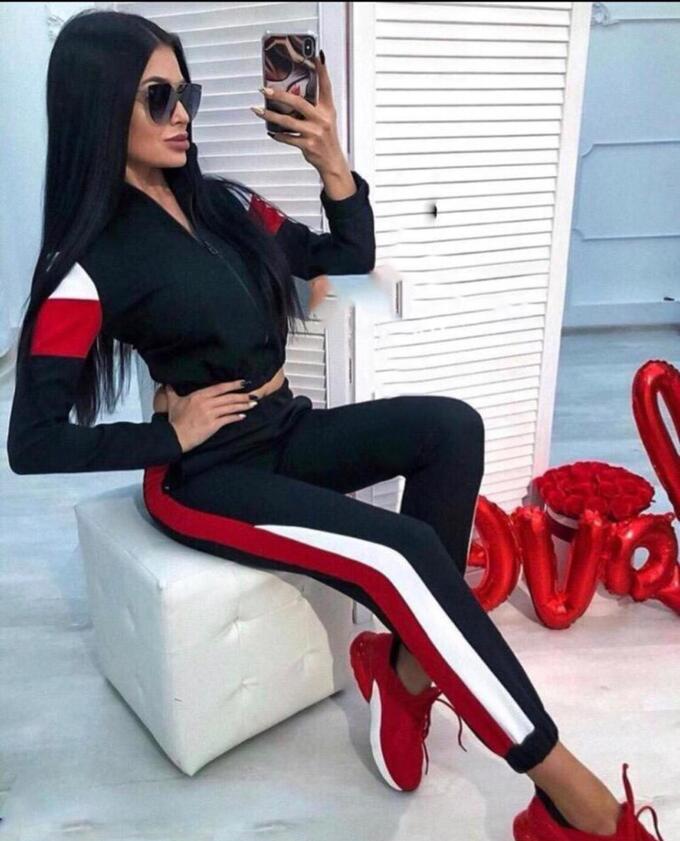 Спортивный костюм черно красный