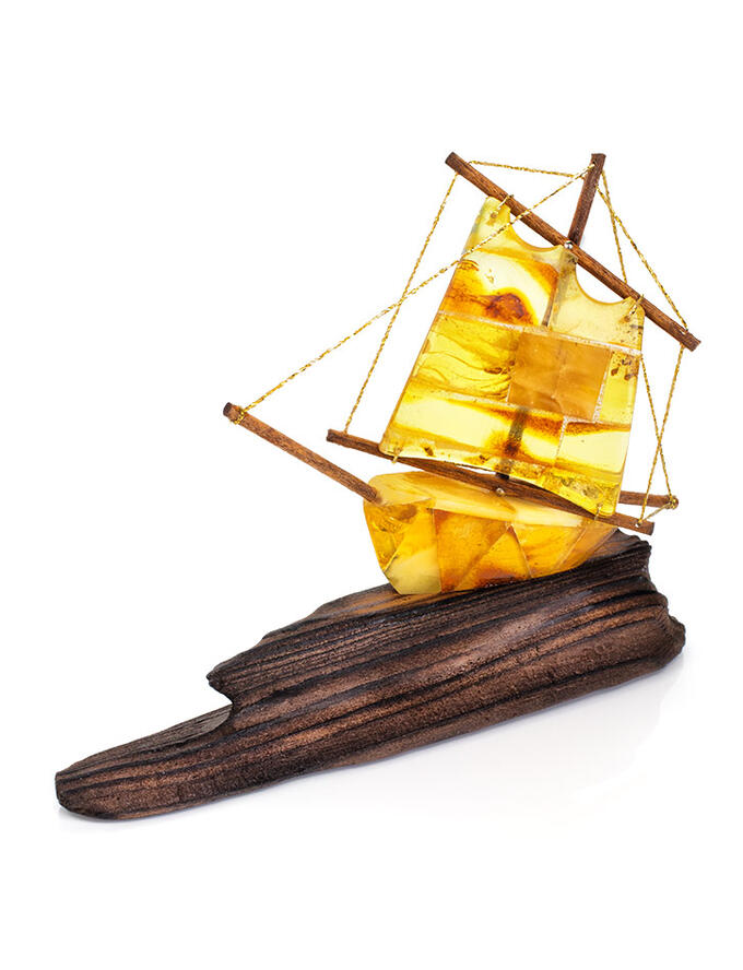 amberholl Кораблик из натурального янтаря на деревянной подставке
