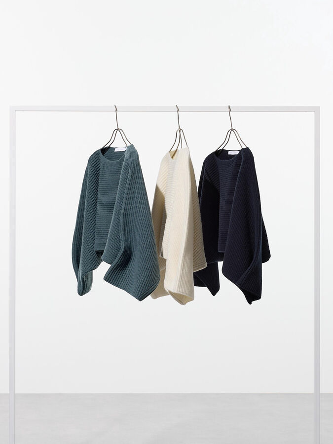 UNIQLO x LEMAIRE - укороченный свитер из шерсти ягненка