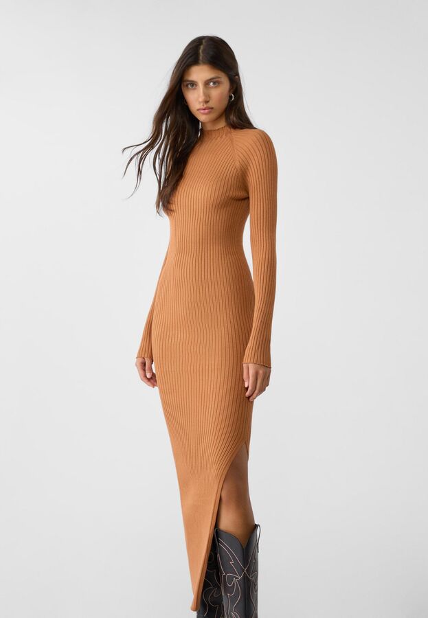 Stradivarius Платье