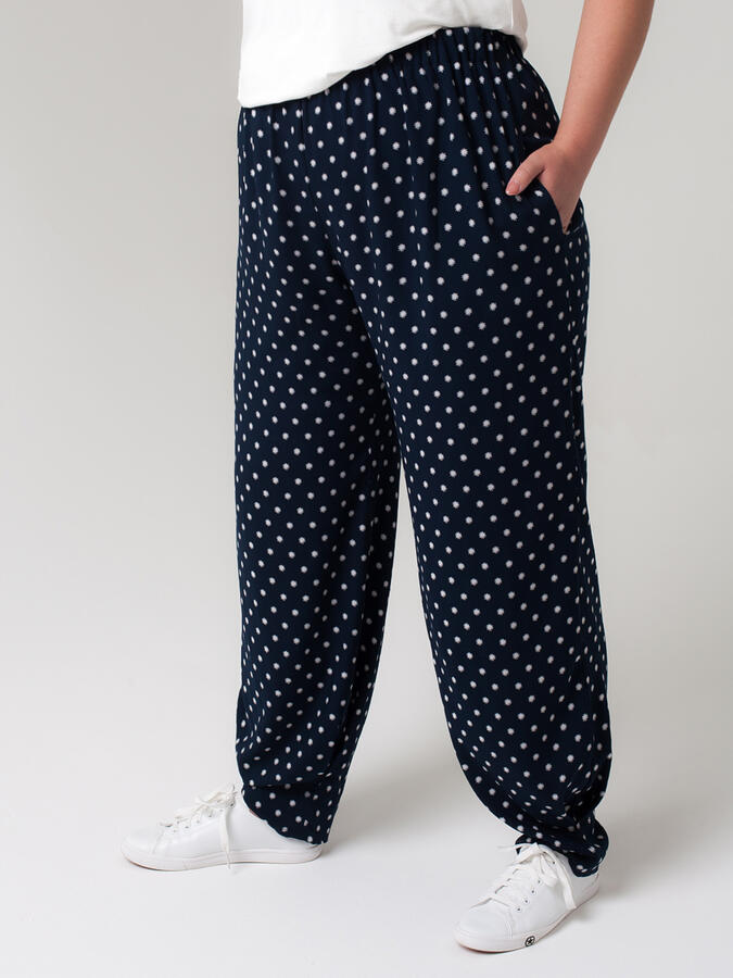 Мягкие брюки. Мягкие штаны. Фланелевые пижамные штаны. Брюки с начесом женские зимние. Брюки happy stork состав.