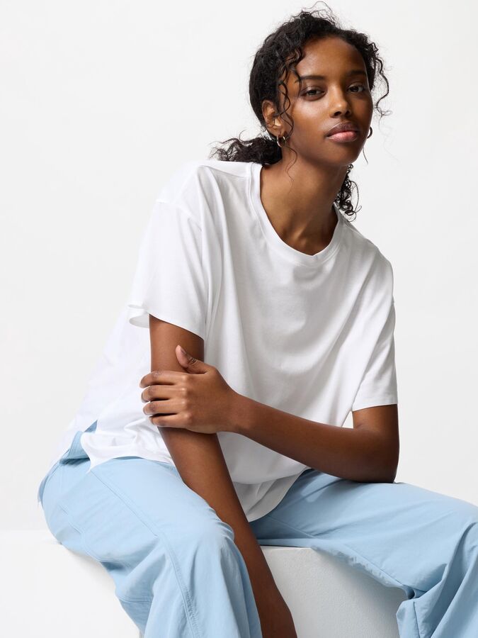 UNIQLO AIRism - базовая бесшовная футболка - 00 WHITE