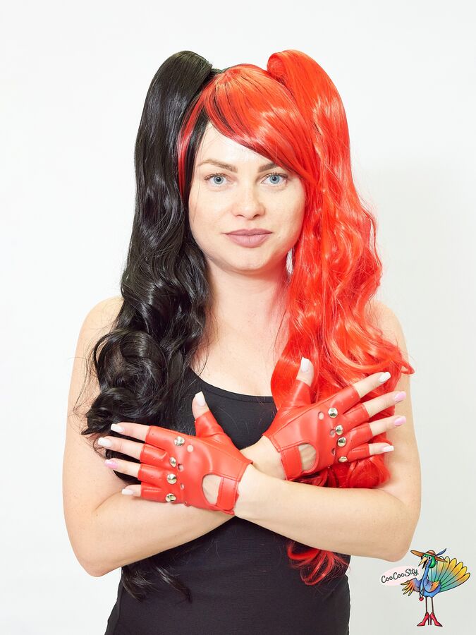 Hallowen Concepts Перчатки без пальцев Женские, красные с клепками, эко кожа