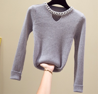 Пуловер с бусами,серый