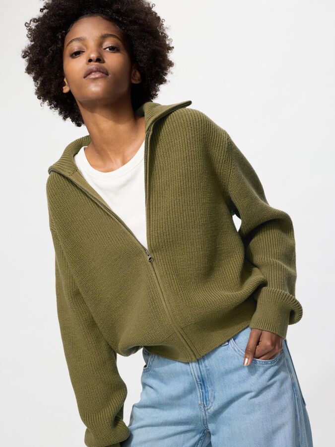 UNIQLO Свитер, оливковый
