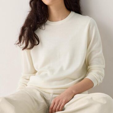 UNIQLO Женский свитер из шерсти мериноса с круглым вырезом 469410 молочный