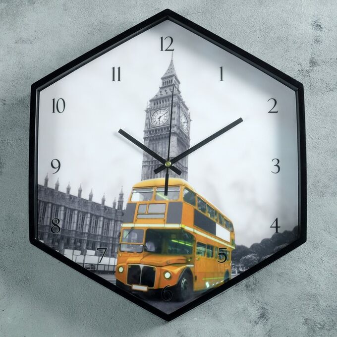 Часы настенные, серия: Город, &quot;Желтая субмарина&quot;, 34 х 39 см