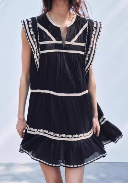 ПЛАТЬЕ ZARA С КОНТРАСТНОЙ ВЫШИВКОЙ арт. 5107049 093, черный