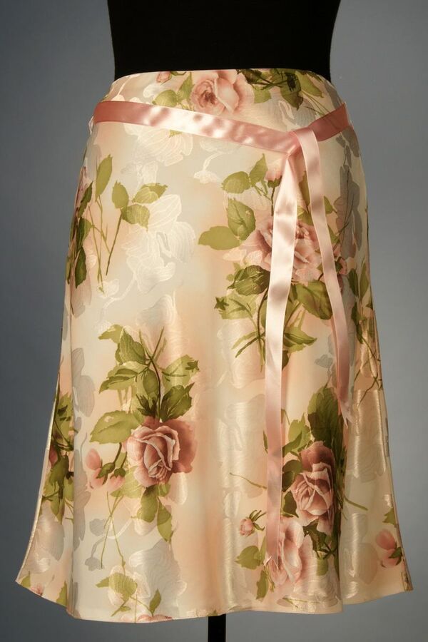 Юбка по косой из шелка - 86 фото