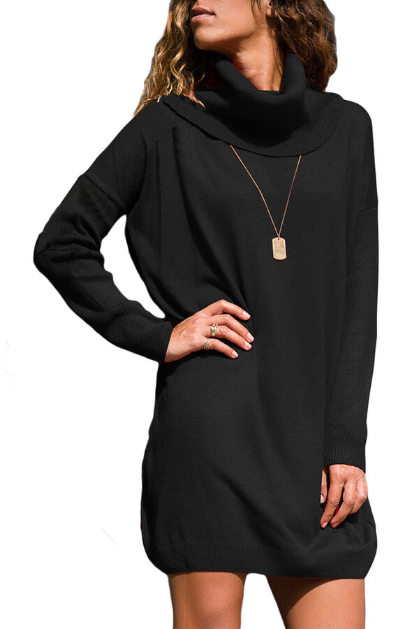 Черное свободное платье-свитер с широким отложным воротником