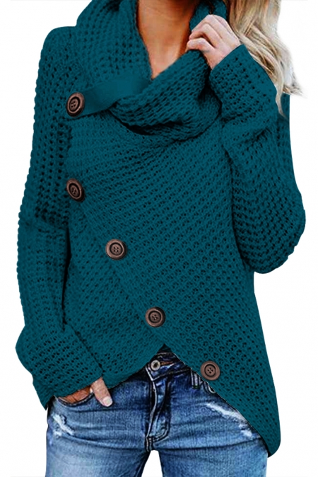 Синий свитер с запахом на пуговицах и высоким воротником