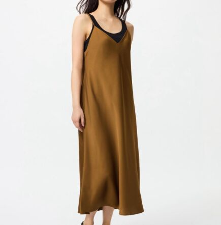 UNIQLO Женское атласное платье 480631 верблюд