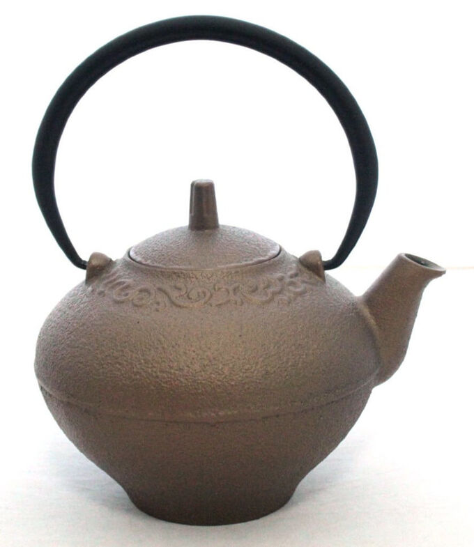 чугун старинный. чугунная лестница. каслинское чугунное литье. чугунный предложение. садж чугунный с крышкой.