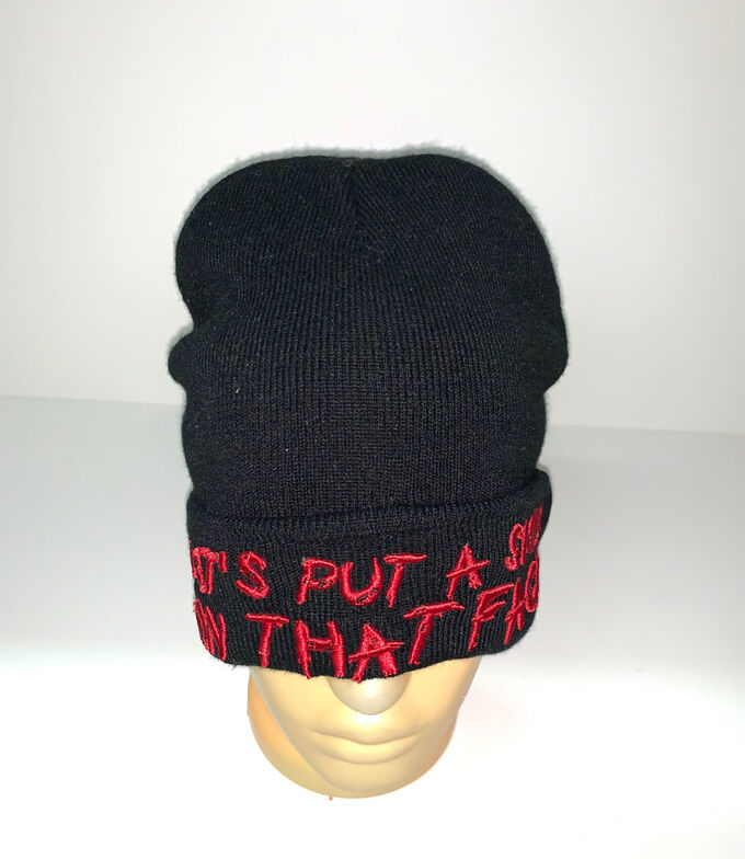 Черная шапка с красной надписью  №1644