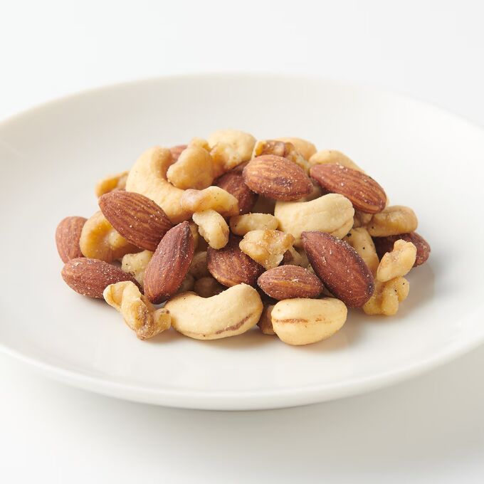 MUJI Mixed Nuts with Salt &amp; Lemon – смесь из 3 орехов с лимоном и солью