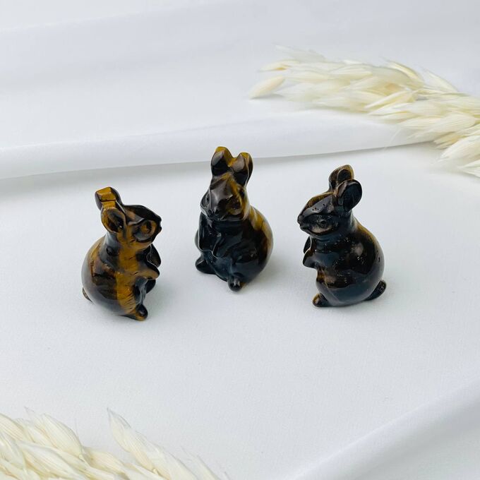 Радуга самоцветов Кролик резной из Тигрового глаза